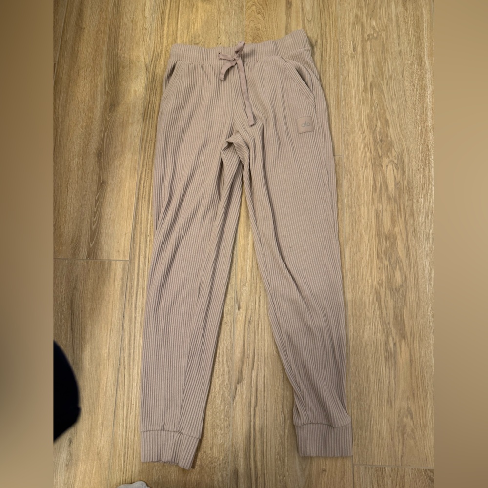ALO Ribbed Mauve Jogger Pants